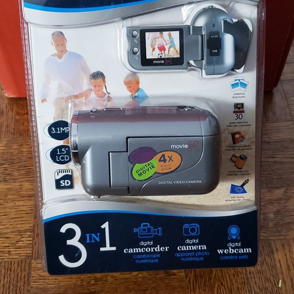 MINI DIGITAL CAMCORDER 8